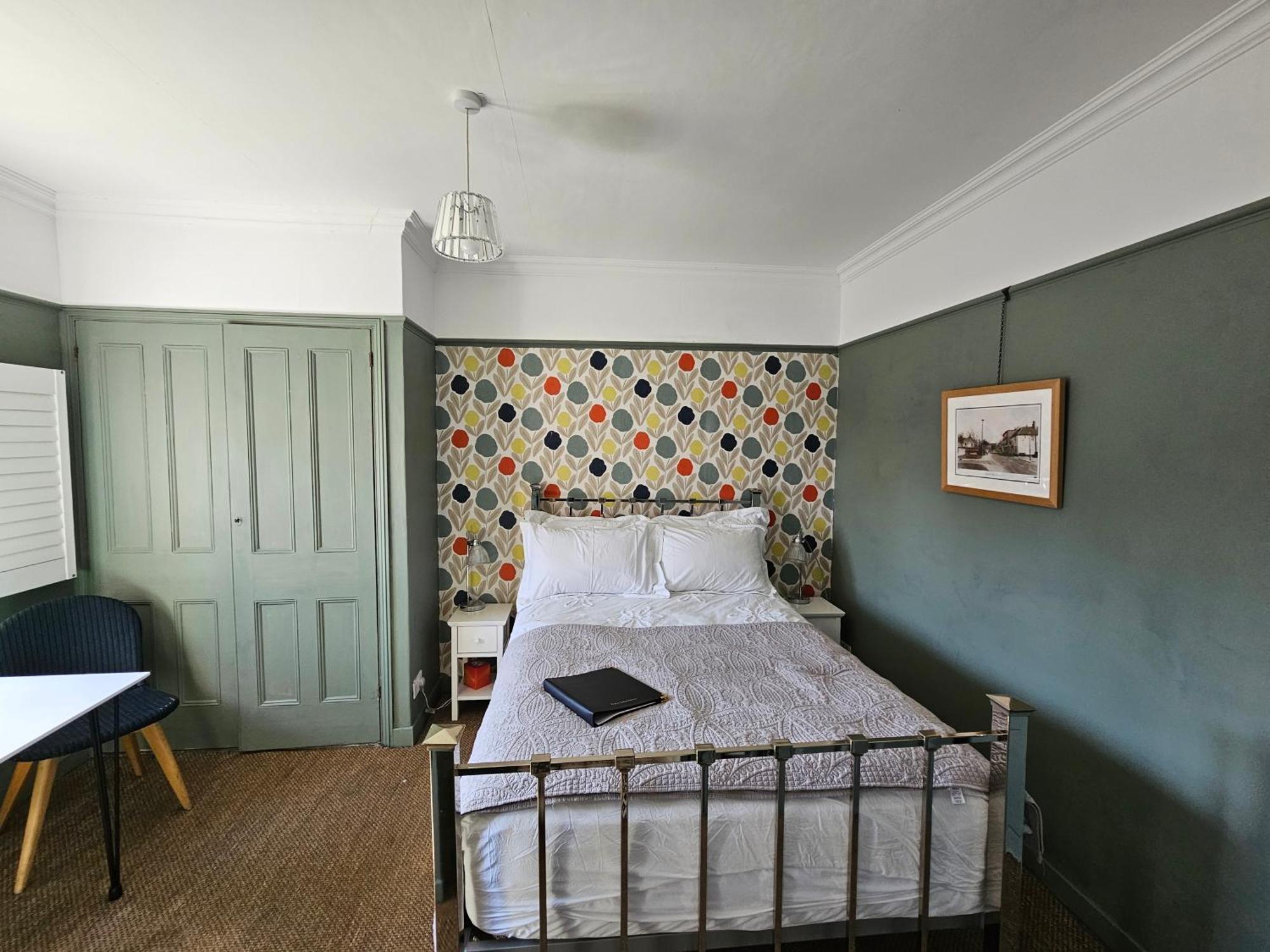 The Lodge Stanwell Eksteriør bilde