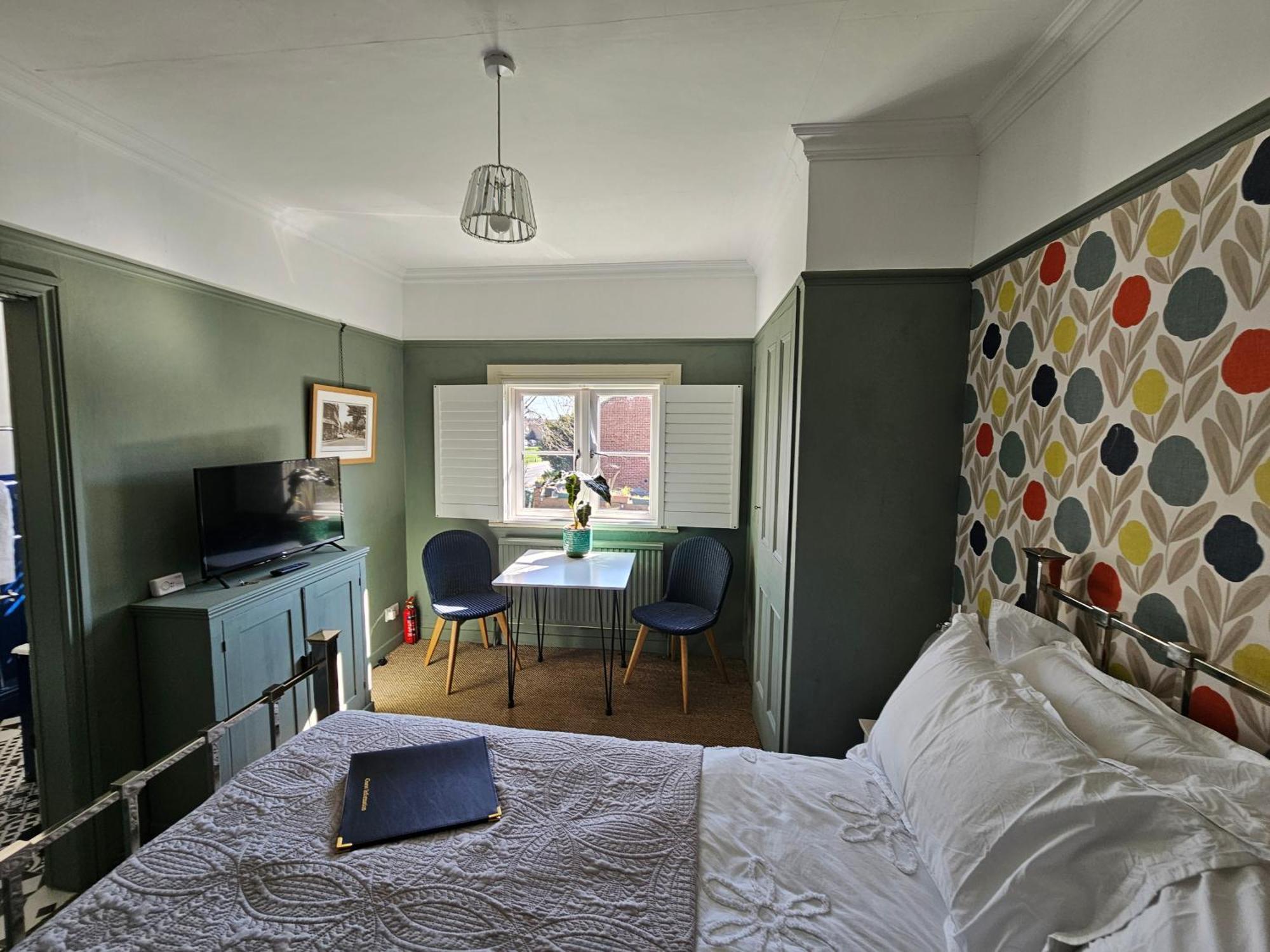 The Lodge Stanwell Eksteriør bilde